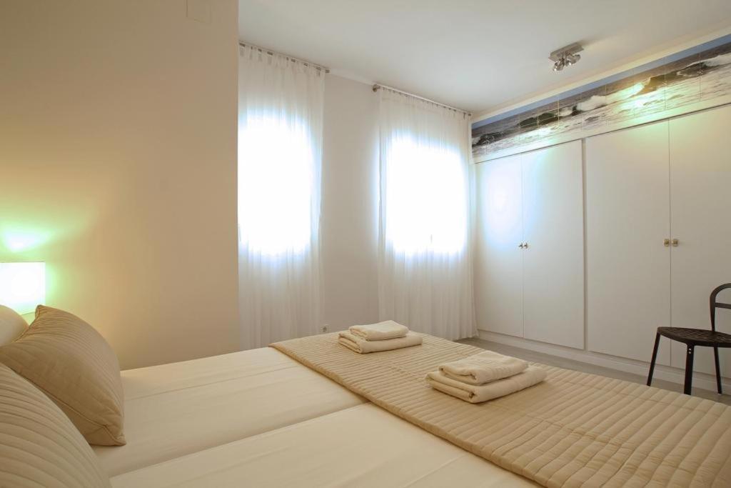 Warm Sands Apartment By Hello Homes Sitges Luaran gambar